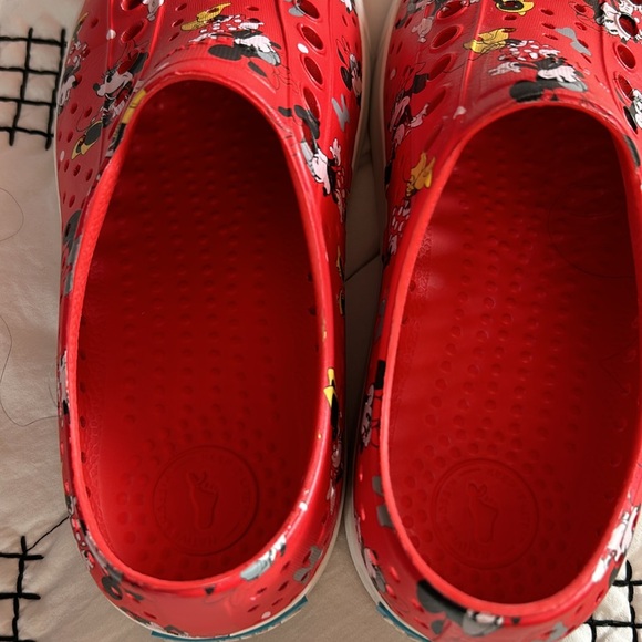 Native Minnie Mouse - Picture 2 of 4